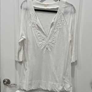 Lilly Pulitzer White Tunic with Embroidered Detail. Pit to pit 22” length 30